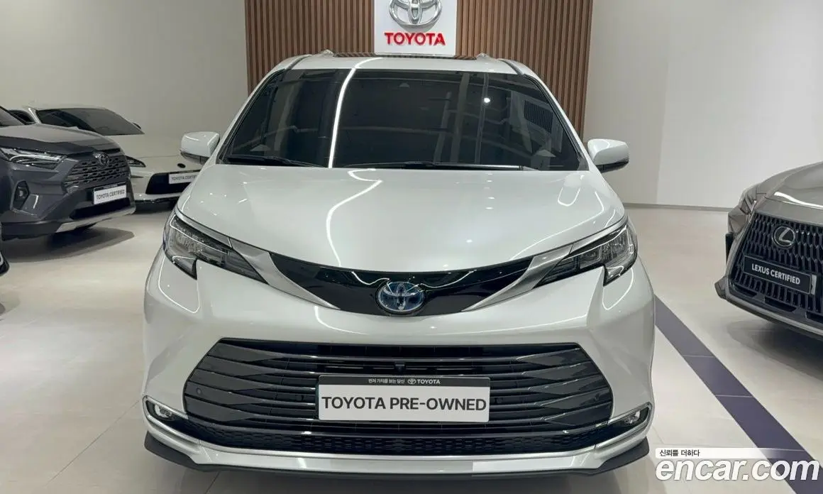 Toyota Sienna 2023 2.5 автомат (вариатор), фото 3