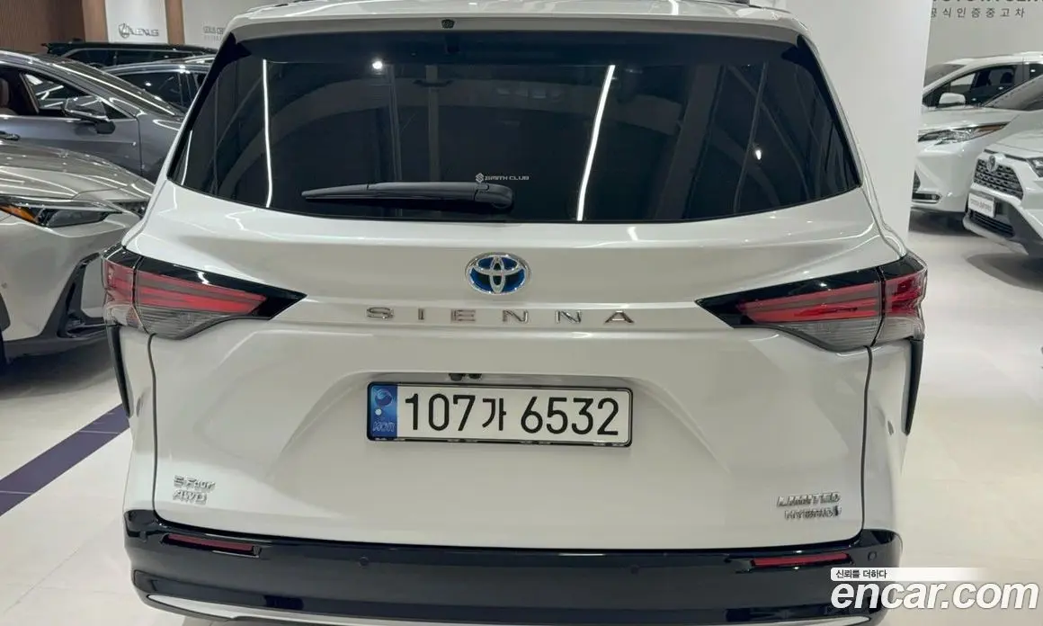 Toyota Sienna 2023 2.5 автомат (вариатор), фото 4