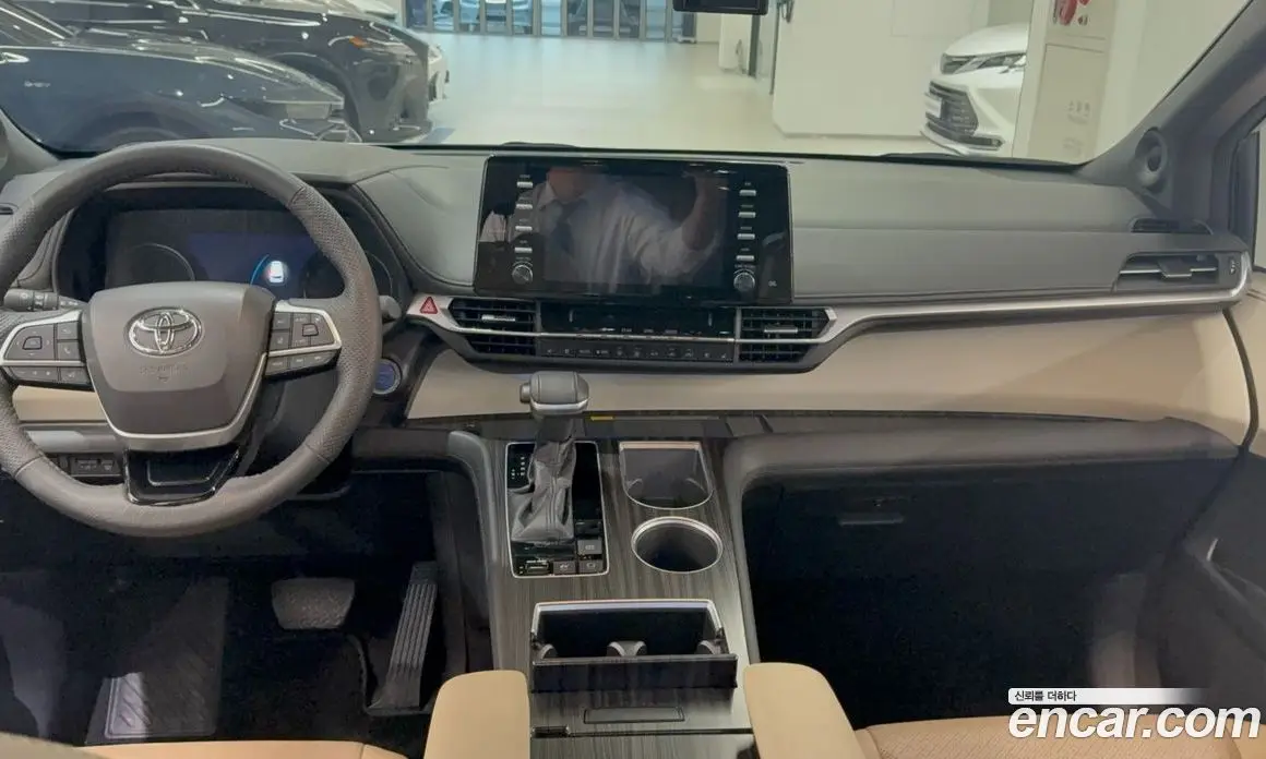Toyota Sienna 2023 2.5 автомат (вариатор), фото 7