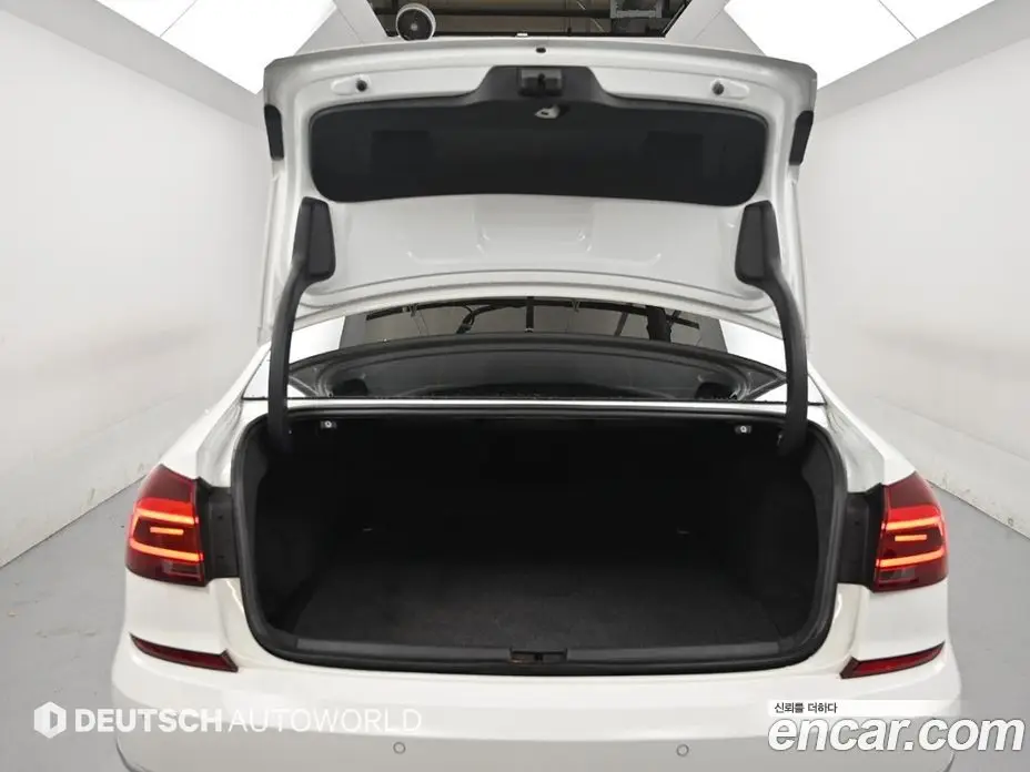 Volkswagen Passat 2018 2.0 автомат (гидро), фото 19 Volkswagen Passat 2018 2.0 автомат (гидро), фото 19