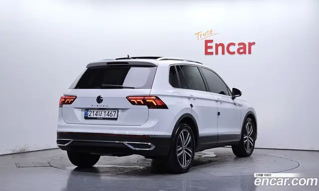 Volkswagen Tiguan 2024 2.0 автомат (гидро), миниатюра 1 Volkswagen Tiguan 2024 2.0 автомат (гидро), миниатюра 1