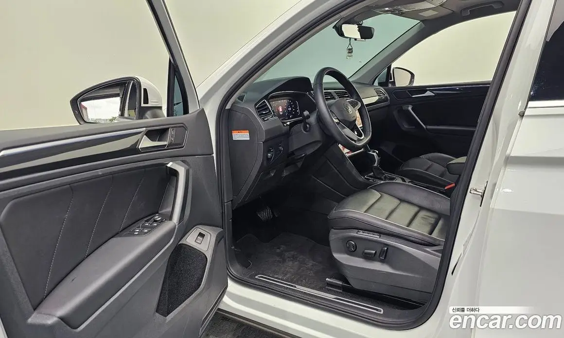 Volkswagen Tiguan 2024 2.0 автомат (гидро), фото 12 Volkswagen Tiguan 2024 2.0 автомат (гидро), фото 12