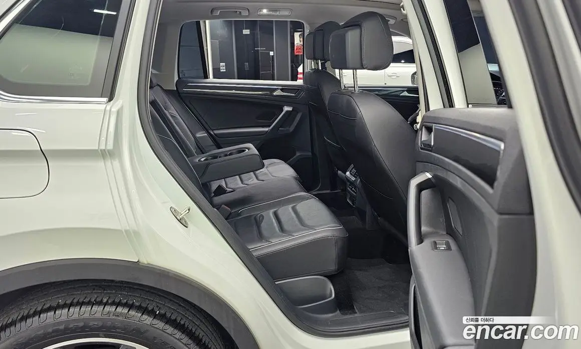 Volkswagen Tiguan 2024 2.0 автомат (гидро), фото 17 Volkswagen Tiguan 2024 2.0 автомат (гидро), фото 17