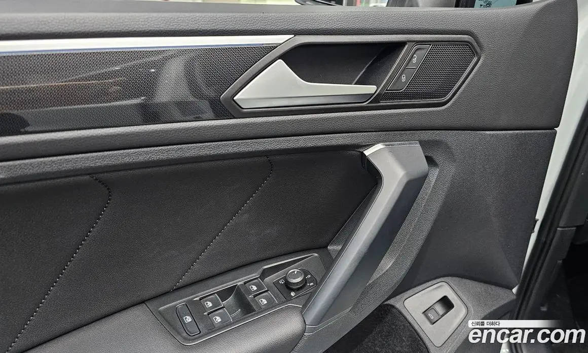 Volkswagen Tiguan 2024 2.0 автомат (гидро), фото 28 Volkswagen Tiguan 2024 2.0 автомат (гидро), фото 28