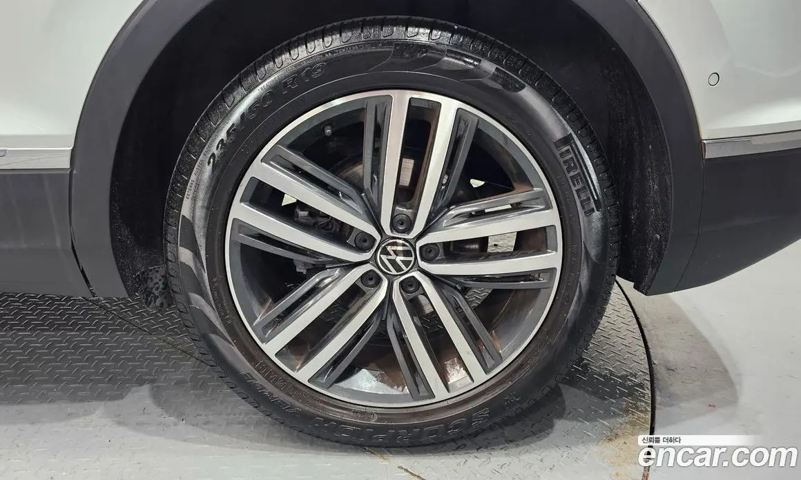 Volkswagen Tiguan 2024 2.0 автомат (гидро), фото 6 Volkswagen Tiguan 2024 2.0 автомат (гидро), фото 6