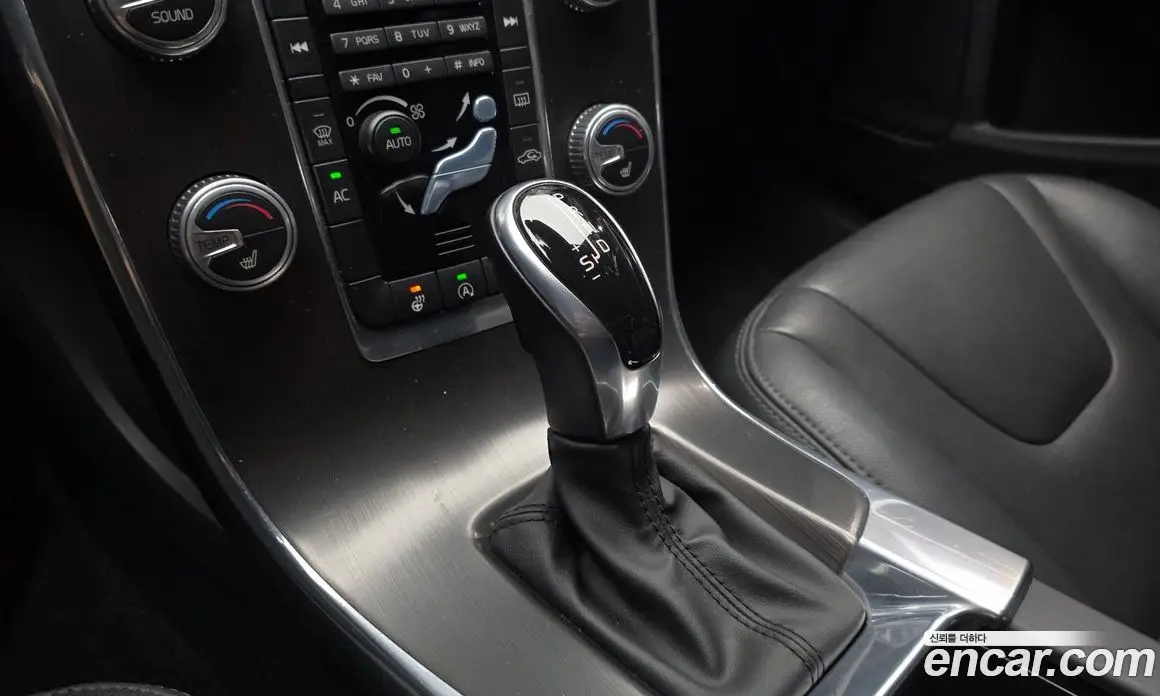 Volvo S60 2015 1.6 автомат (гидро), фото 9 Volvo S60 2015 1.6 автомат (гидро), фото 9