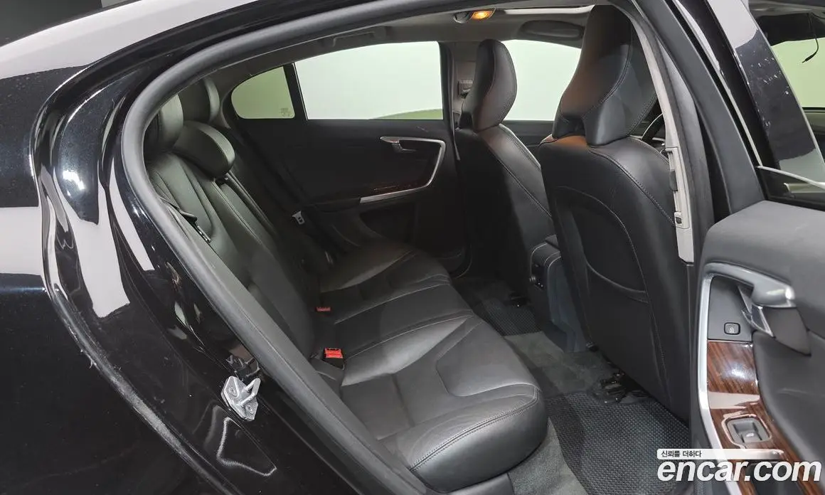 Volvo S60 2016 2.0 автомат (гидро), фото 11 Volvo S60 2016 2.0 автомат (гидро), фото 11