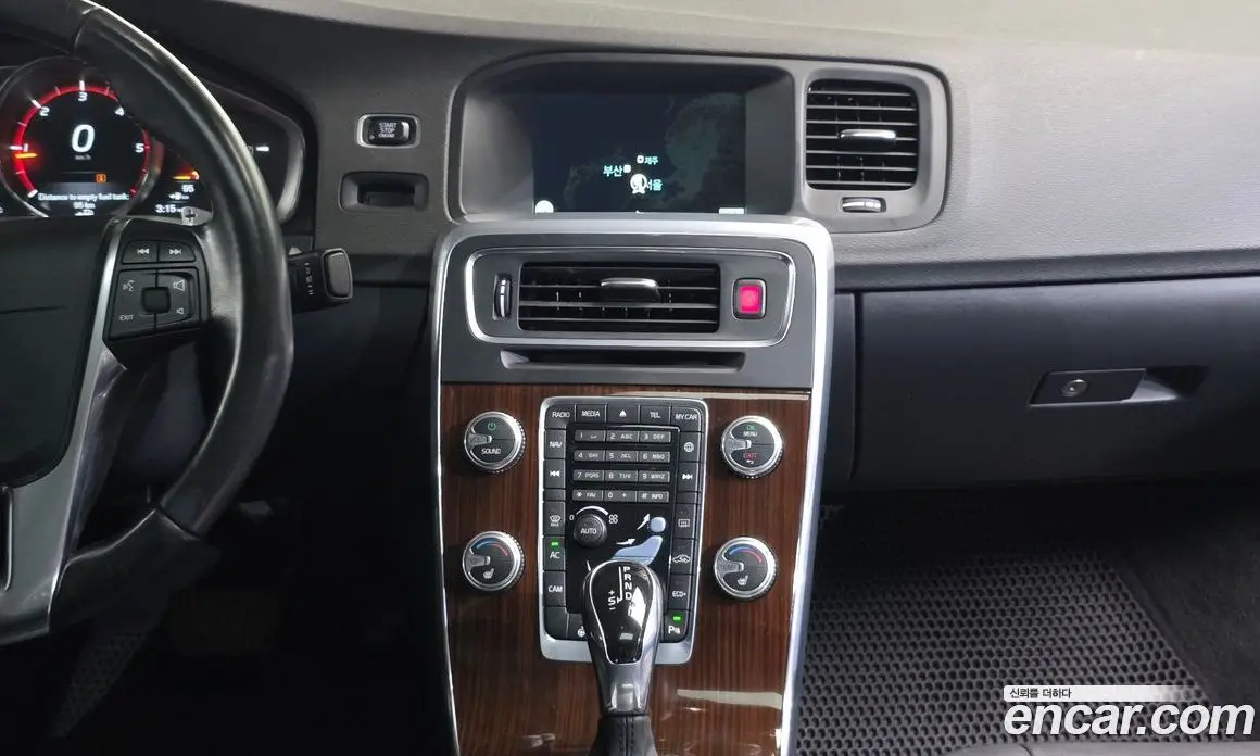 Volvo S60 2016 2.0 автомат (гидро), фото 12 Volvo S60 2016 2.0 автомат (гидро), фото 12