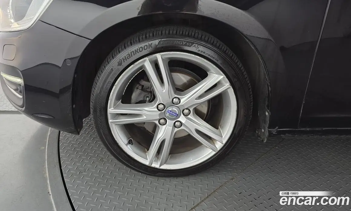 Volvo S60 2016 2.0 автомат (гидро), фото 5 Volvo S60 2016 2.0 автомат (гидро), фото 5