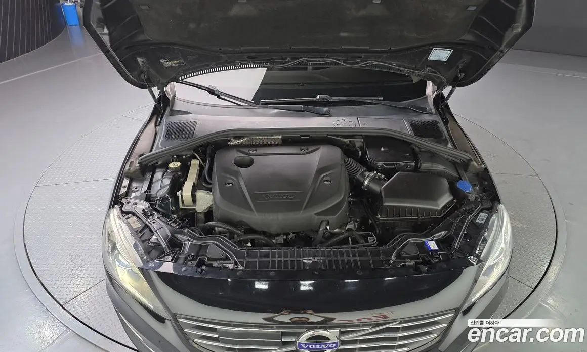 Volvo S60 2016 2.0 автомат (гидро), фото 6 Volvo S60 2016 2.0 автомат (гидро), фото 6