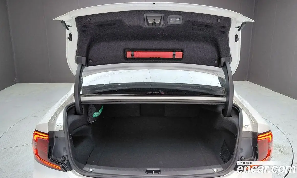 Volvo S90 2021 2.0 автомат (гидро), фото 28 Volvo S90 2021 2.0 автомат (гидро), фото 28