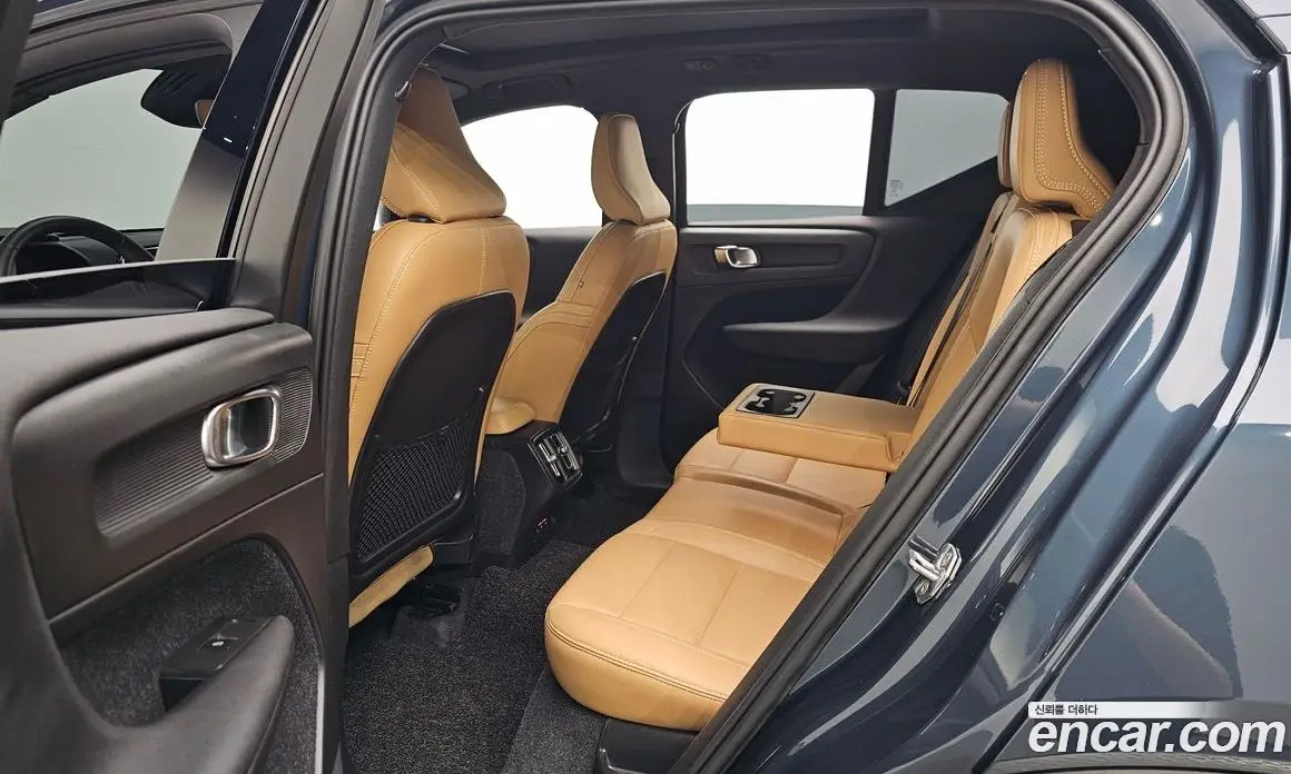 Volvo XC40 2020 2.0 автомат (гидро), фото 15 Volvo XC40 2020 2.0 автомат (гидро), фото 15