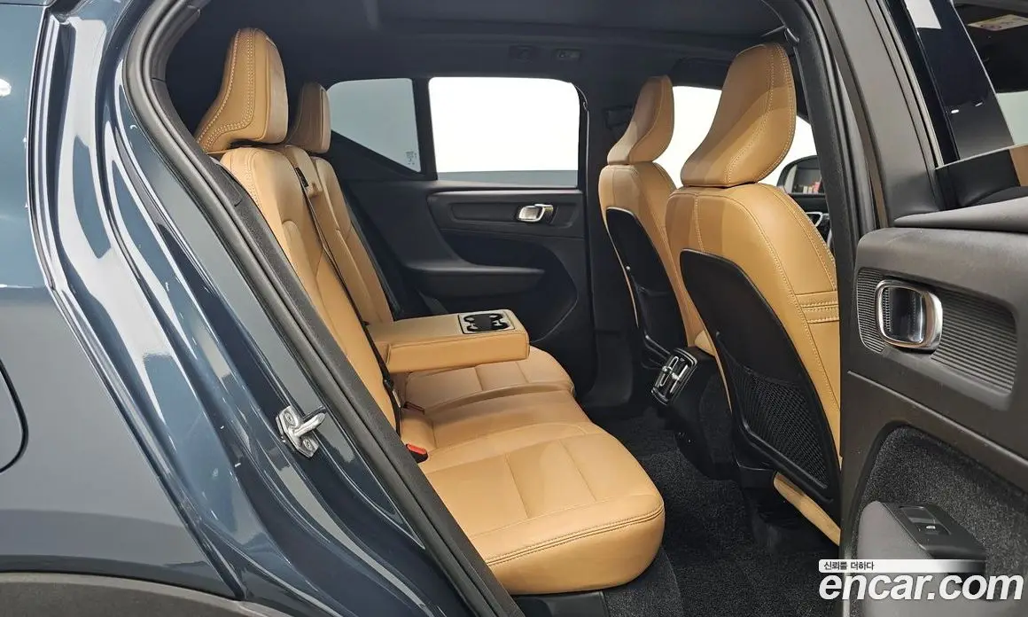 Volvo XC40 2020 2.0 автомат (гидро), фото 16 Volvo XC40 2020 2.0 автомат (гидро), фото 16