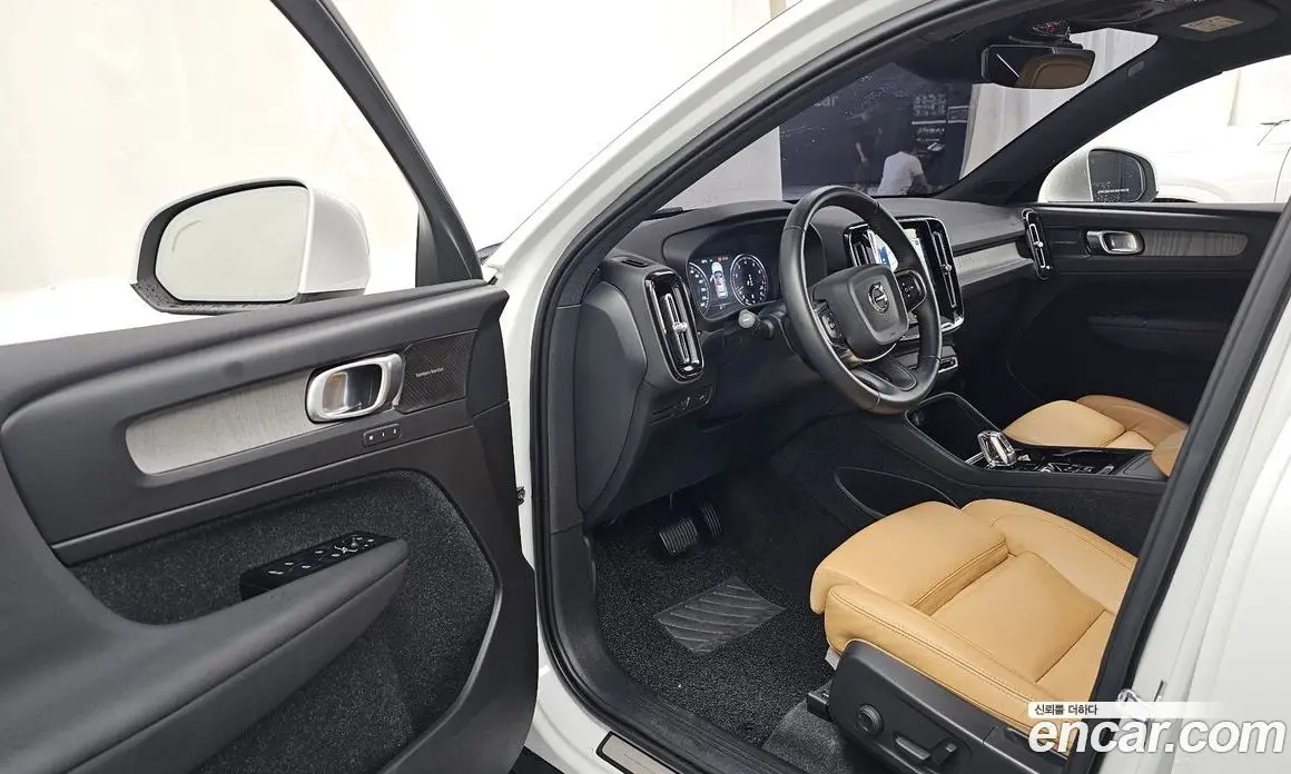 Volvo XC40 2021 2.0 автомат (гидро), фото 13 Volvo XC40 2021 2.0 автомат (гидро), фото 13