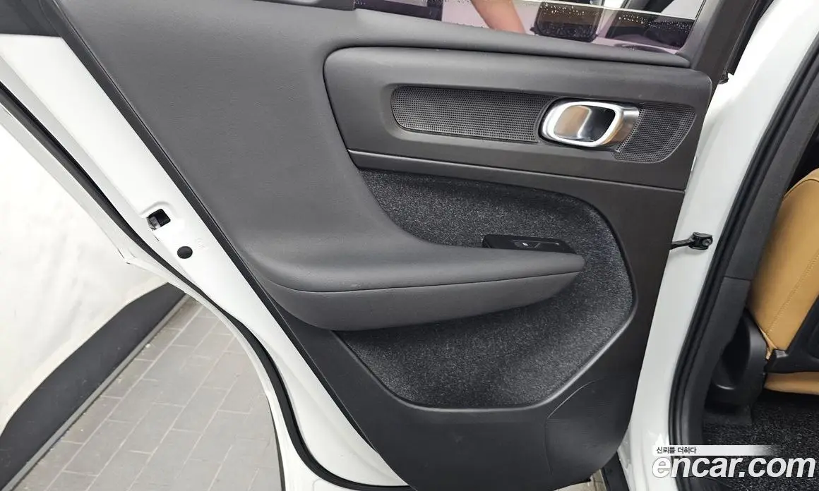 Volvo XC40 2021 2.0 автомат (гидро), фото 15 Volvo XC40 2021 2.0 автомат (гидро), фото 15