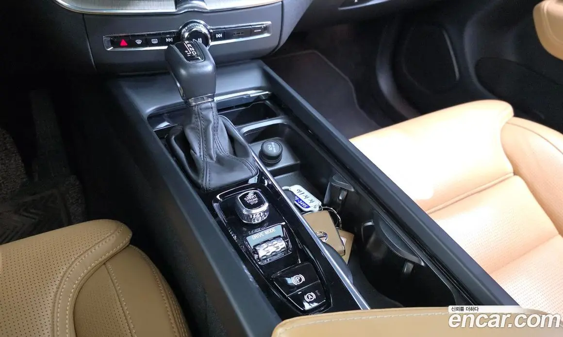 Volvo XC60 2020 2.0 автомат (гидро), фото 12 Volvo XC60 2020 2.0 автомат (гидро), фото 12