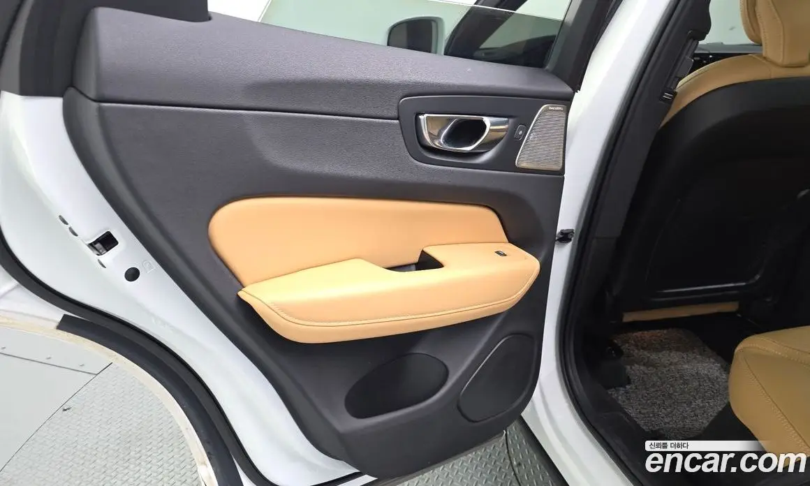 Volvo XC60 2020 2.0 автомат (гидро), фото 15 Volvo XC60 2020 2.0 автомат (гидро), фото 15