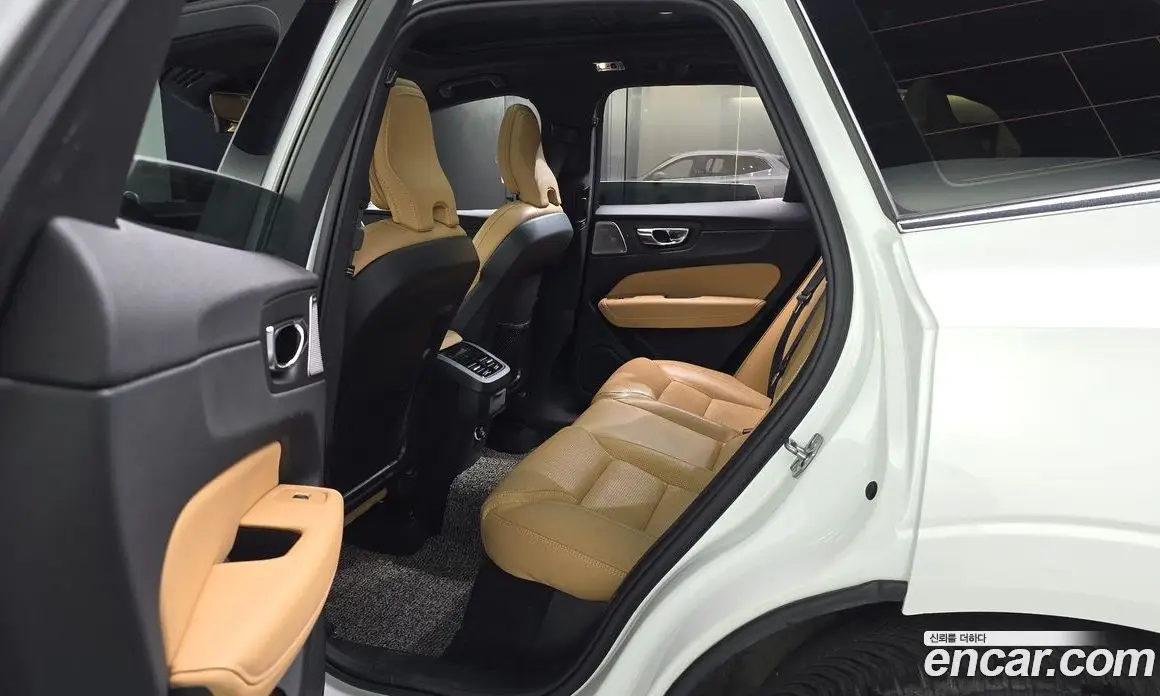 Volvo XC60 2020 2.0 автомат (гидро), фото 16 Volvo XC60 2020 2.0 автомат (гидро), фото 16