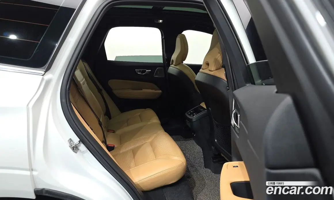 Volvo XC60 2020 2.0 автомат (гидро), фото 18 Volvo XC60 2020 2.0 автомат (гидро), фото 18