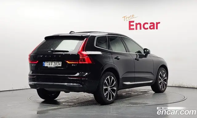 Volvo XC60 2022 2.0 автомат (гидро), миниатюра 2