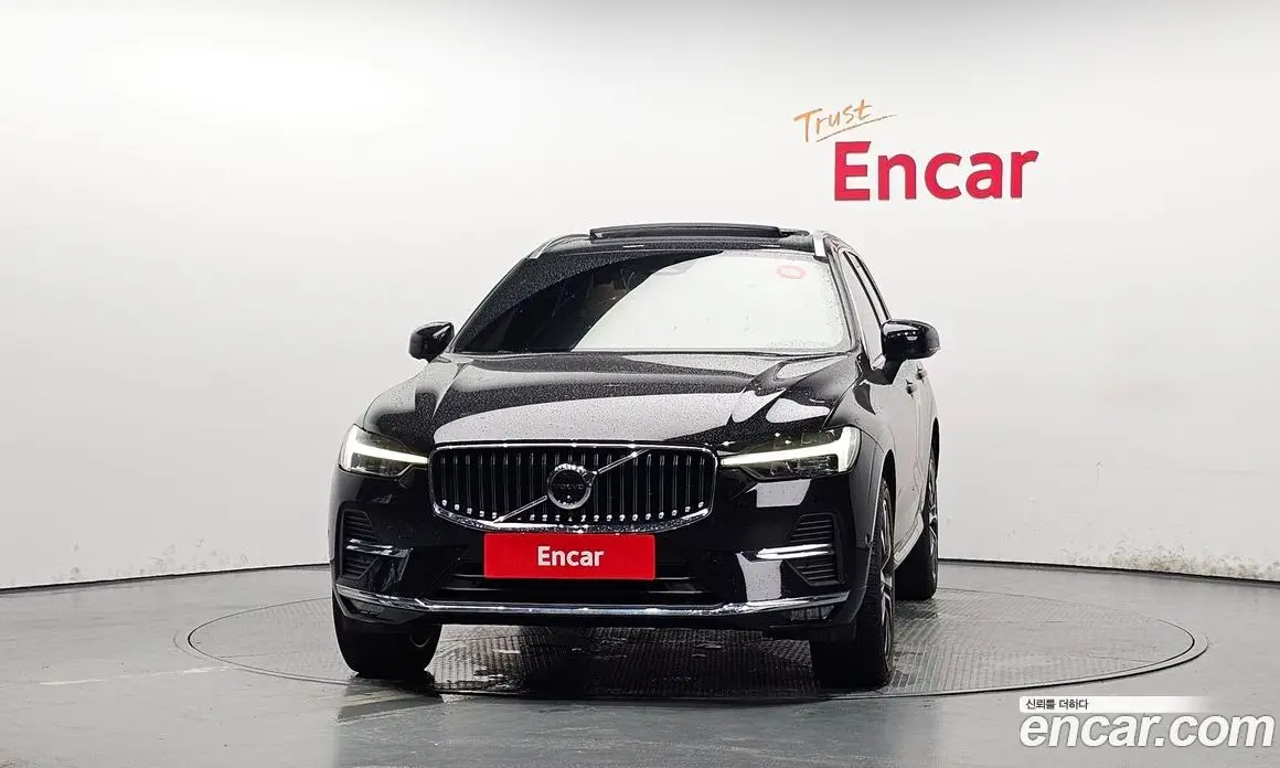 Volvo XC60 2022 2.0 автомат (гидро), фото 3