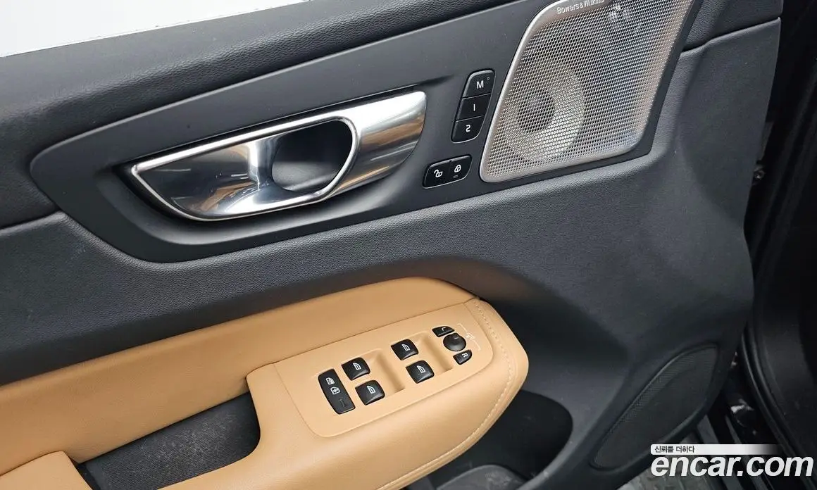 Volvo XC60 2022 2.0 автомат (гидро), фото 27