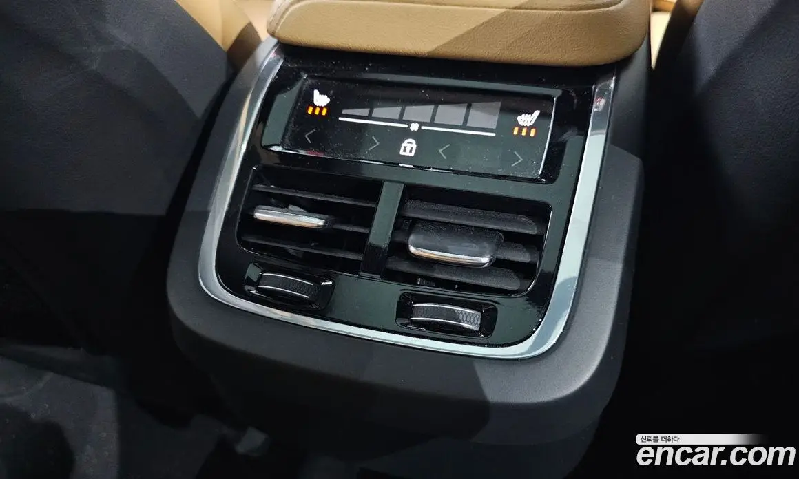Volvo XC60 2022 2.0 автомат (гидро), фото 29