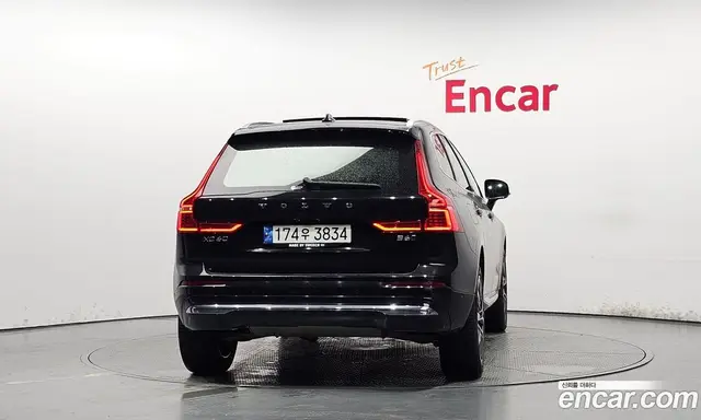 Volvo XC60 2022 2.0 автомат (гидро), миниатюра 4