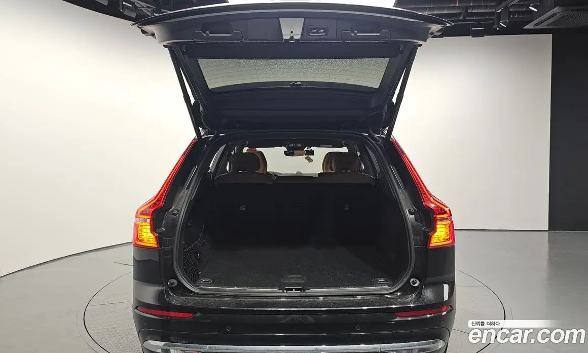 Volvo XC60 2022 2.0 автомат (гидро), фото 31