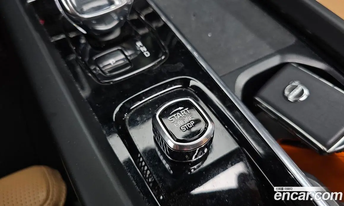 Volvo XC60 2022 2.0 автомат (гидро), фото 33