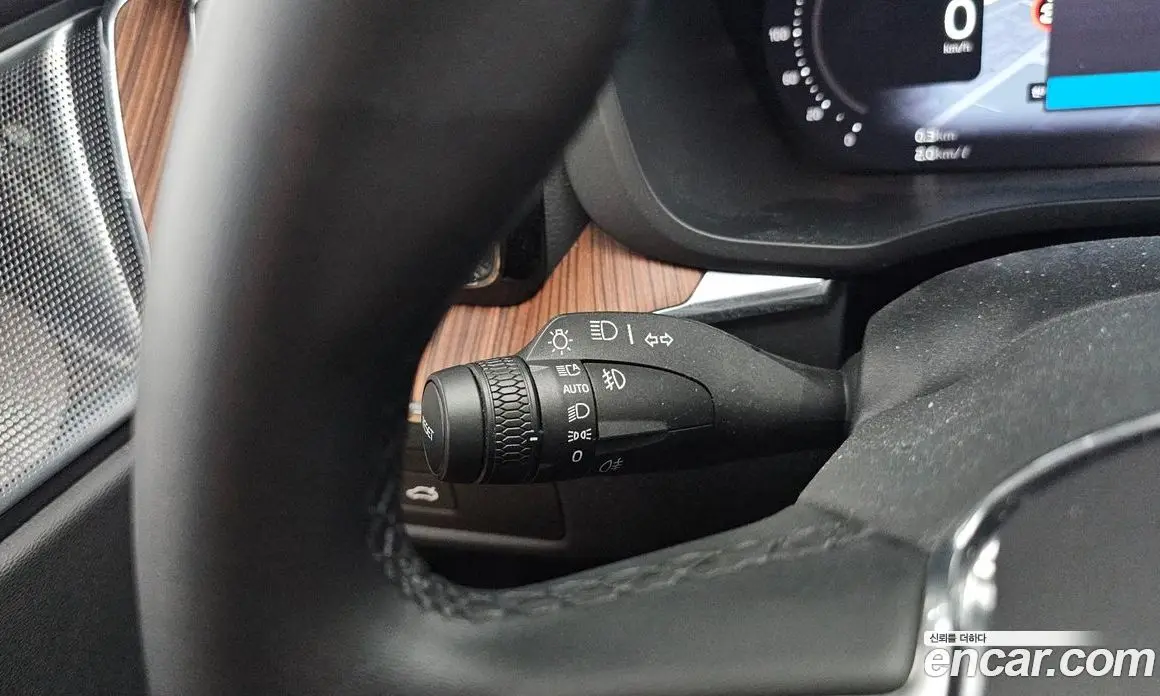 Volvo XC60 2022 2.0 автомат (гидро), фото 36