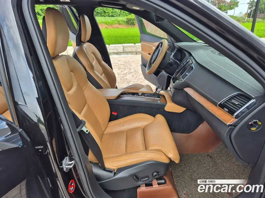 Volvo XC90 2017 2.0 автомат (гидро), фото 17 Volvo XC90 2017 2.0 автомат (гидро), фото 17