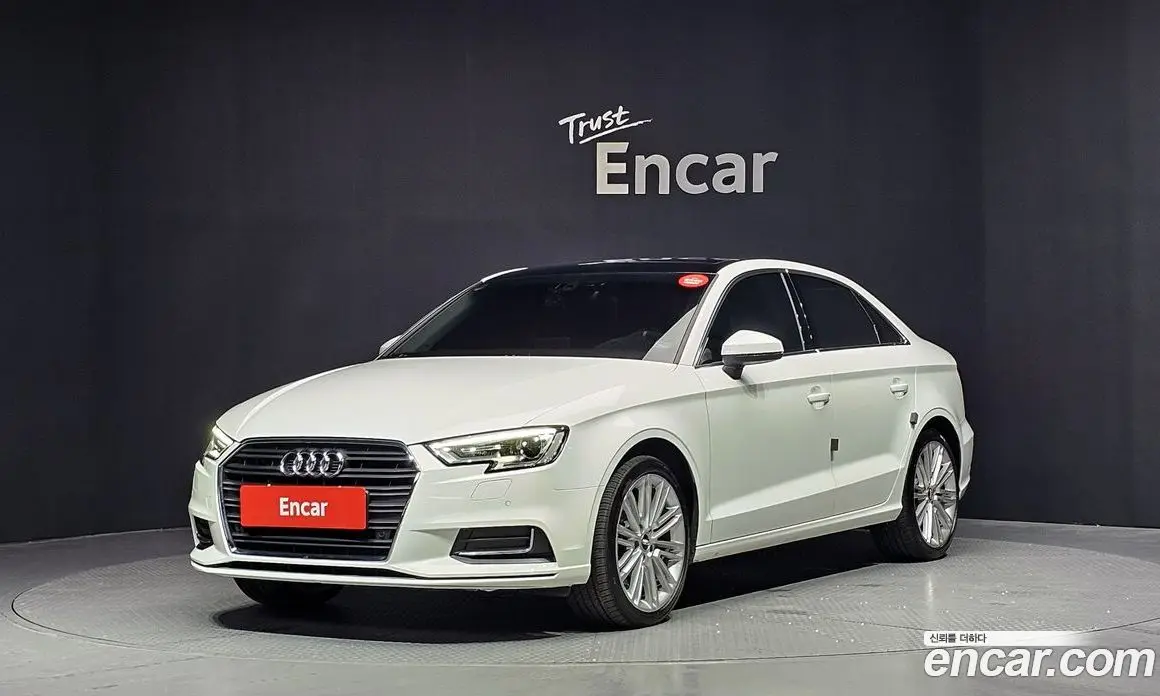Audi A3 2018 2.0 автомат (гидро), фото 1 Audi A3 2018 2.0 автомат (гидро), фото 1