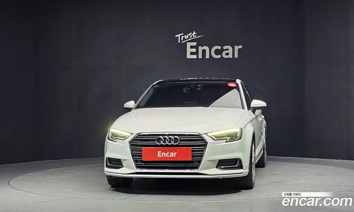 Audi A3 2018 2.0 автомат (гидро), фото 3 Audi A3 2018 2.0 автомат (гидро), фото 3
