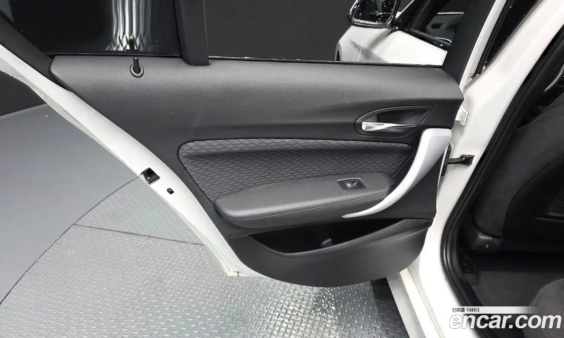 BMW 1 серия 2017 2.0 автомат (гидро), фото 15 BMW 1 серия 2017 2.0 автомат (гидро), фото 15
