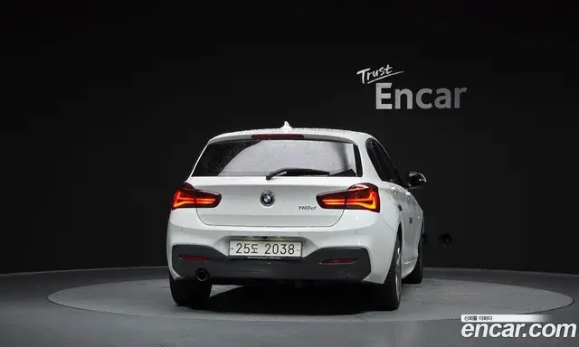 BMW 1 серия 2017 2.0 автомат (гидро), миниатюра 4 BMW 1 серия 2017 2.0 автомат (гидро), миниатюра 4