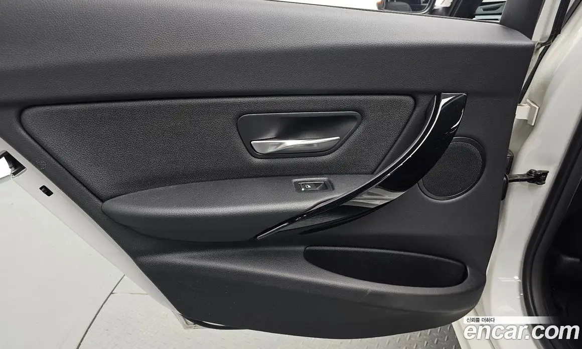 BMW 3 серия 2017 2.0 автомат (гидро), фото 14 BMW 3 серия 2017 2.0 автомат (гидро), фото 14