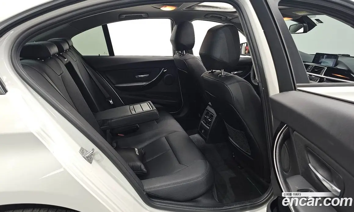BMW 3 серия 2017 2.0 автомат (гидро), фото 15 BMW 3 серия 2017 2.0 автомат (гидро), фото 15
