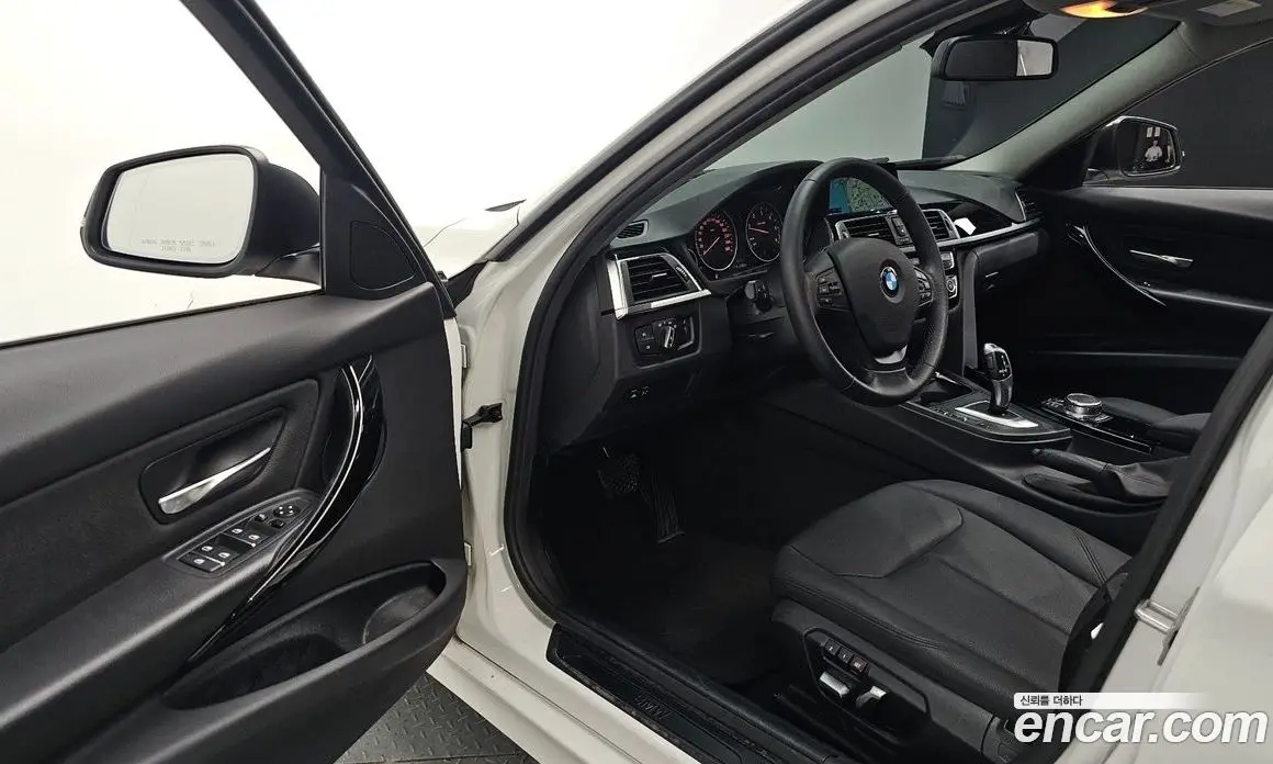 BMW 3 серия 2017 2.0 автомат (гидро), фото 16 BMW 3 серия 2017 2.0 автомат (гидро), фото 16