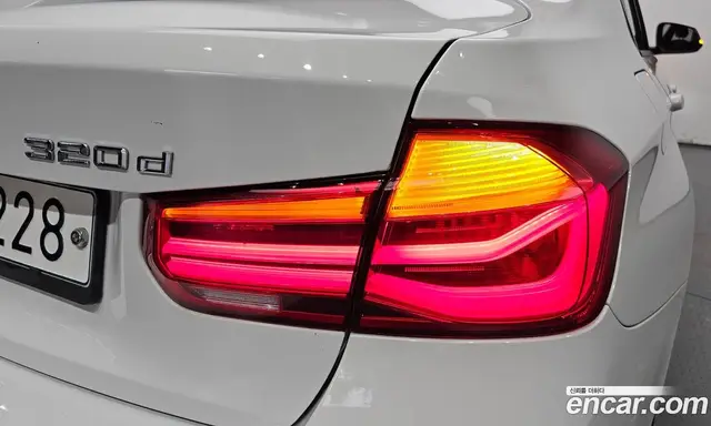 BMW 3 серия 2017 2.0 автомат (гидро), миниатюра 8 BMW 3 серия 2017 2.0 автомат (гидро), миниатюра 8