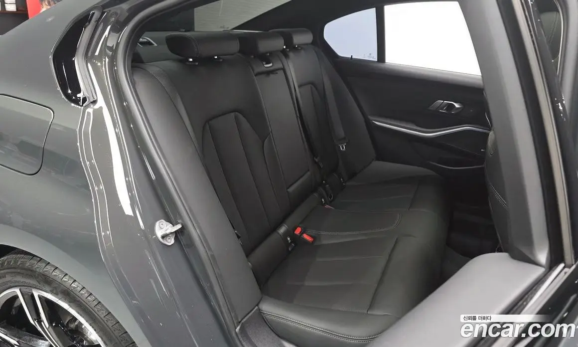 BMW 3 серия 2025 2.0 автомат (гидро), фото 18