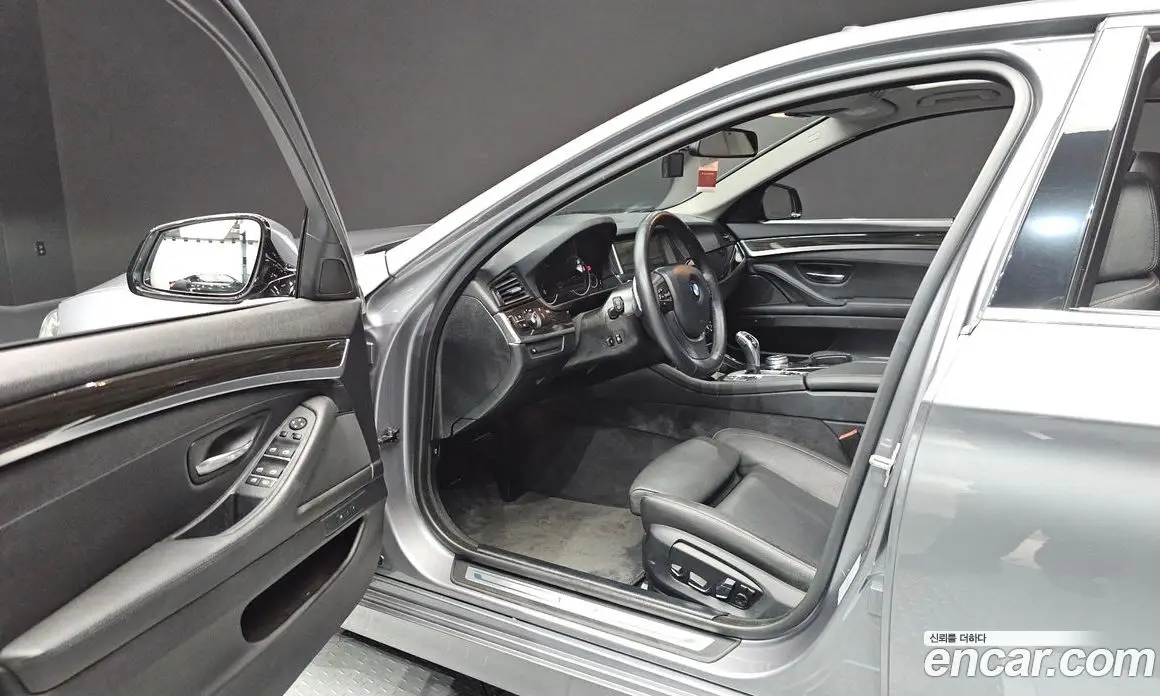 BMW 5 серия 2016 2.0 автомат (гидро), фото 10 BMW 5 серия 2016 2.0 автомат (гидро), фото 10