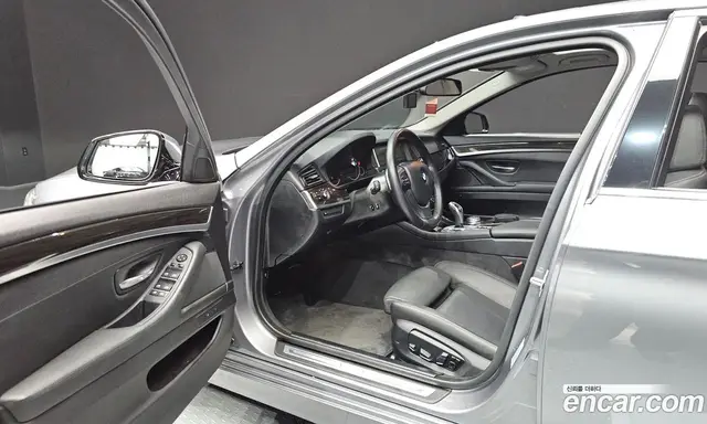 BMW 5 серия 2016 2.0 автомат (гидро), миниатюра 10 BMW 5 серия 2016 2.0 автомат (гидро), миниатюра 10