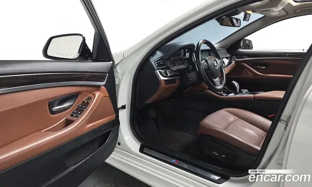 BMW 5 серия 2016 2.0 автомат (гидро), миниатюра 12