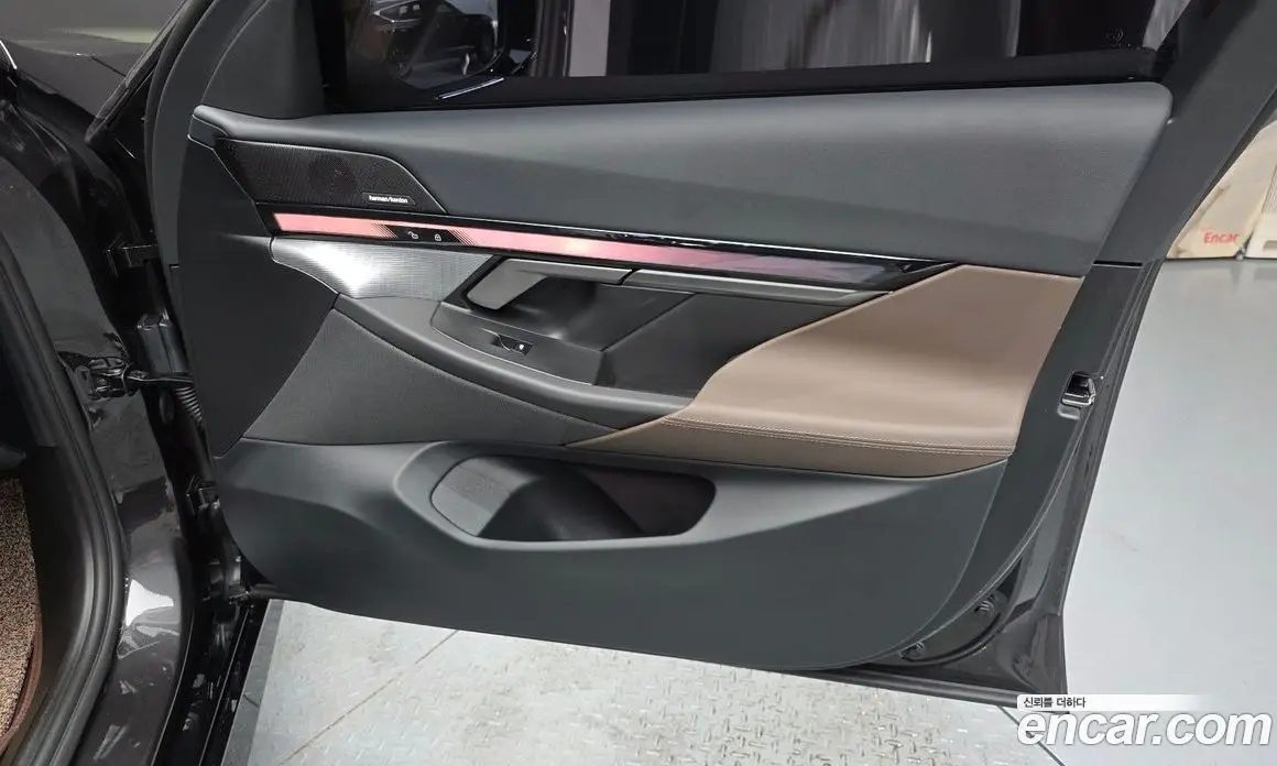 BMW 5 серия 2025 2.0 автомат (гидро), фото 15
