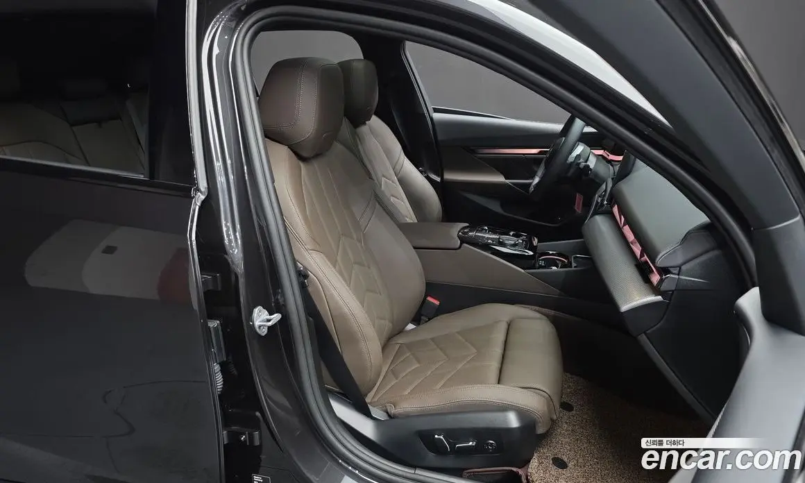 BMW 5 серия 2025 2.0 автомат (гидро), фото 16