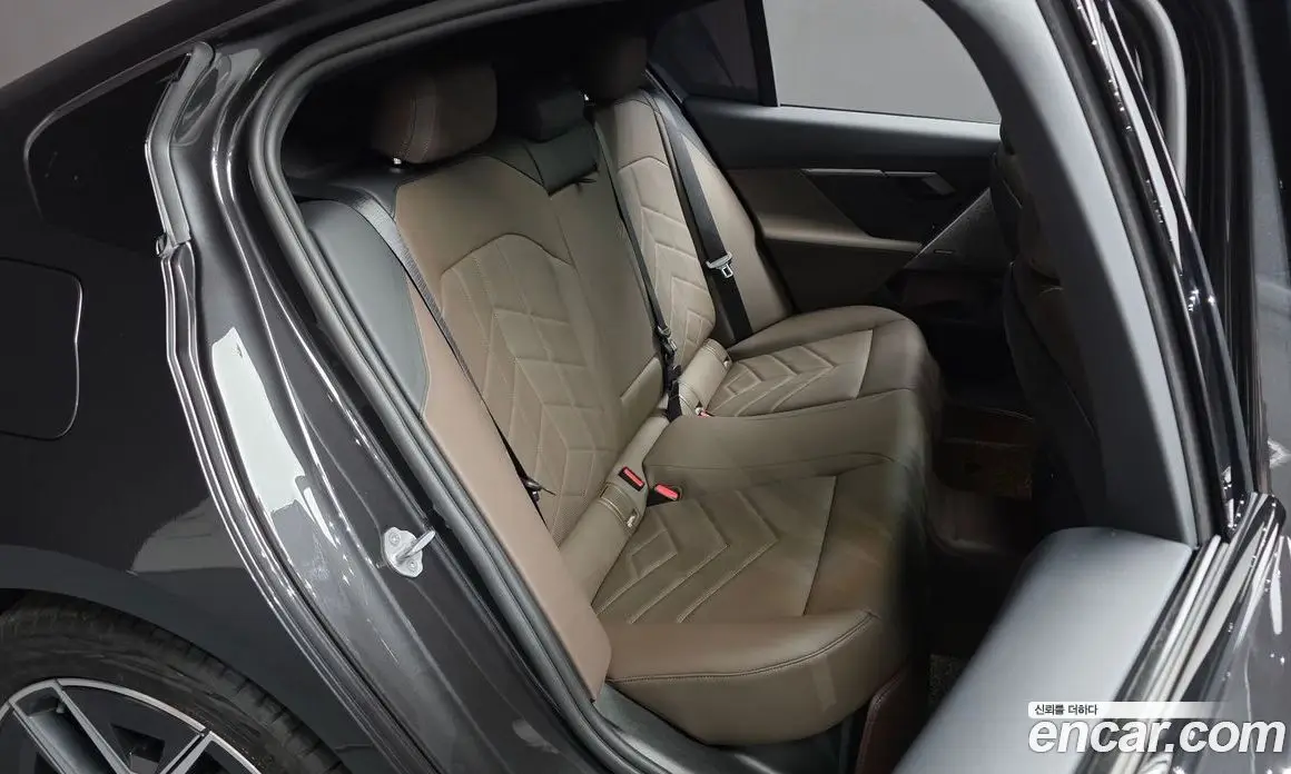 BMW 5 серия 2025 2.0 автомат (гидро), фото 17