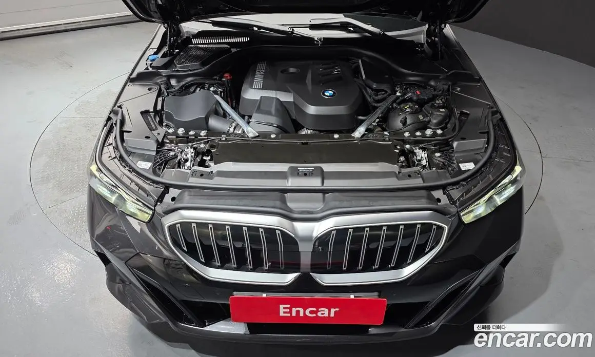 BMW 5 серия 2025 2.0 автомат (гидро), фото 6