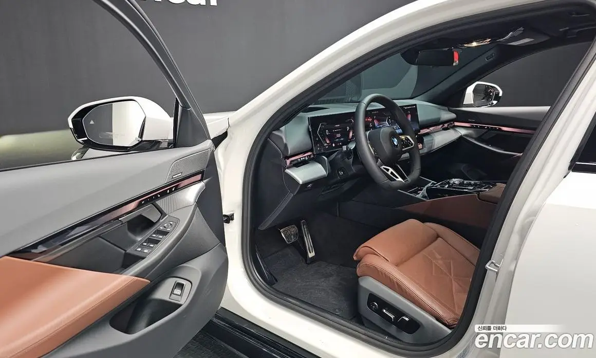 BMW 5 серия 2025 2.0 автомат (гидро), фото 12