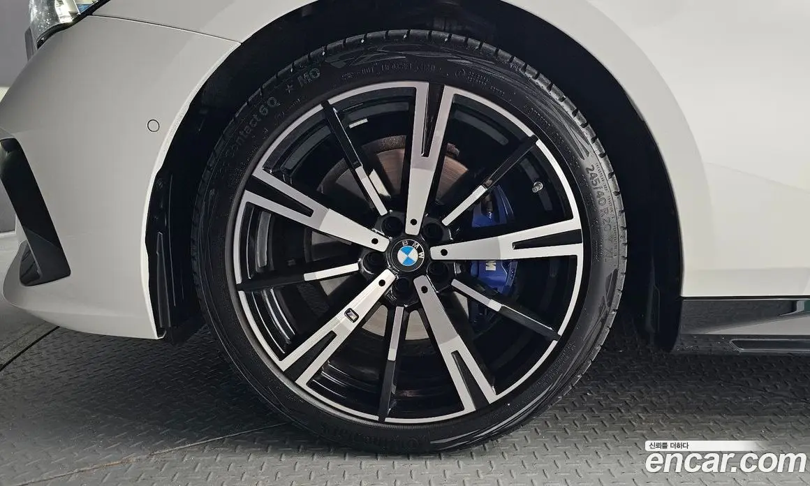 BMW 5 серия 2025 2.0 автомат (гидро), фото 4